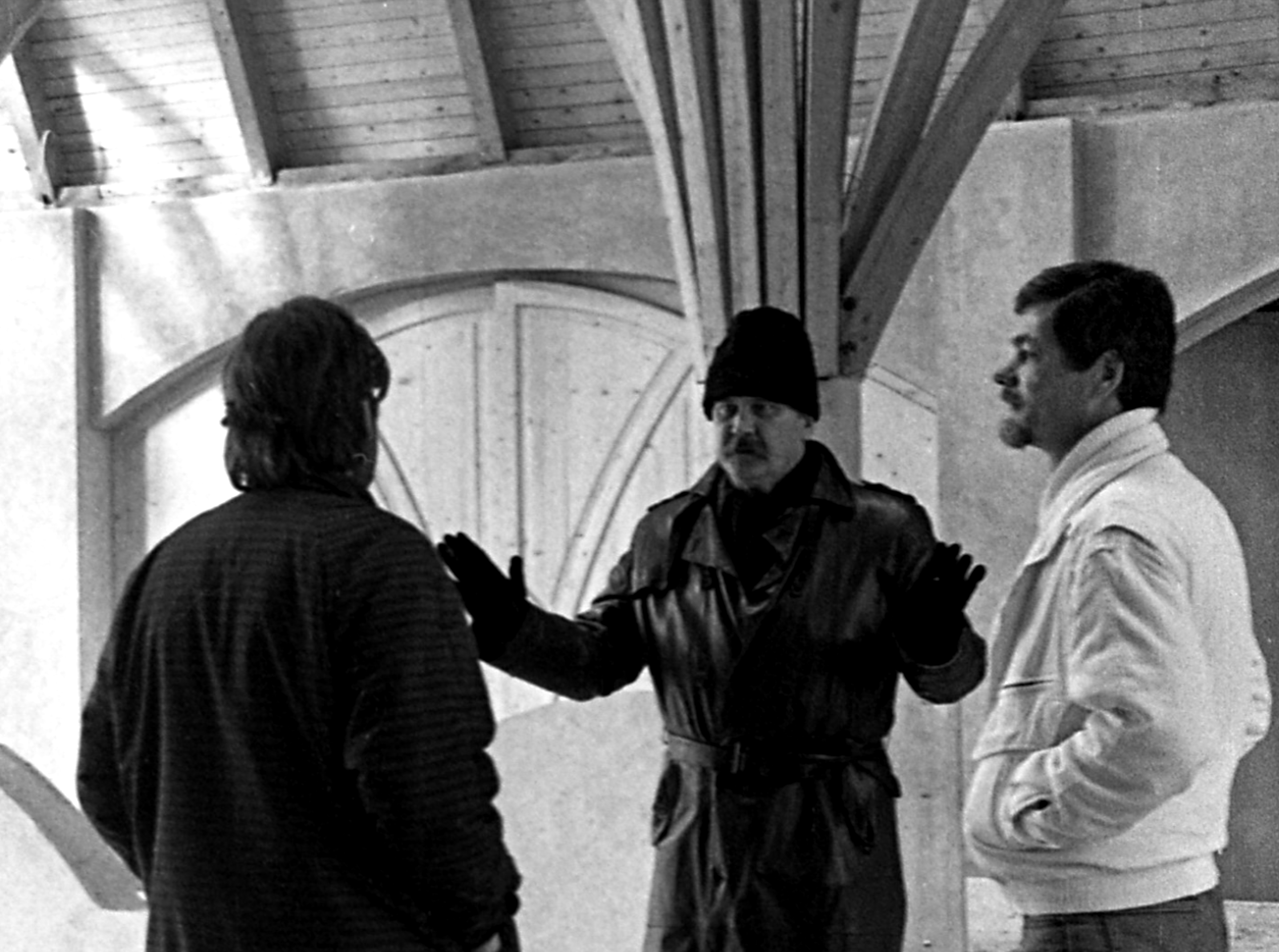 BELÜL KELL FELÉPÍTENI A HÁZAT…