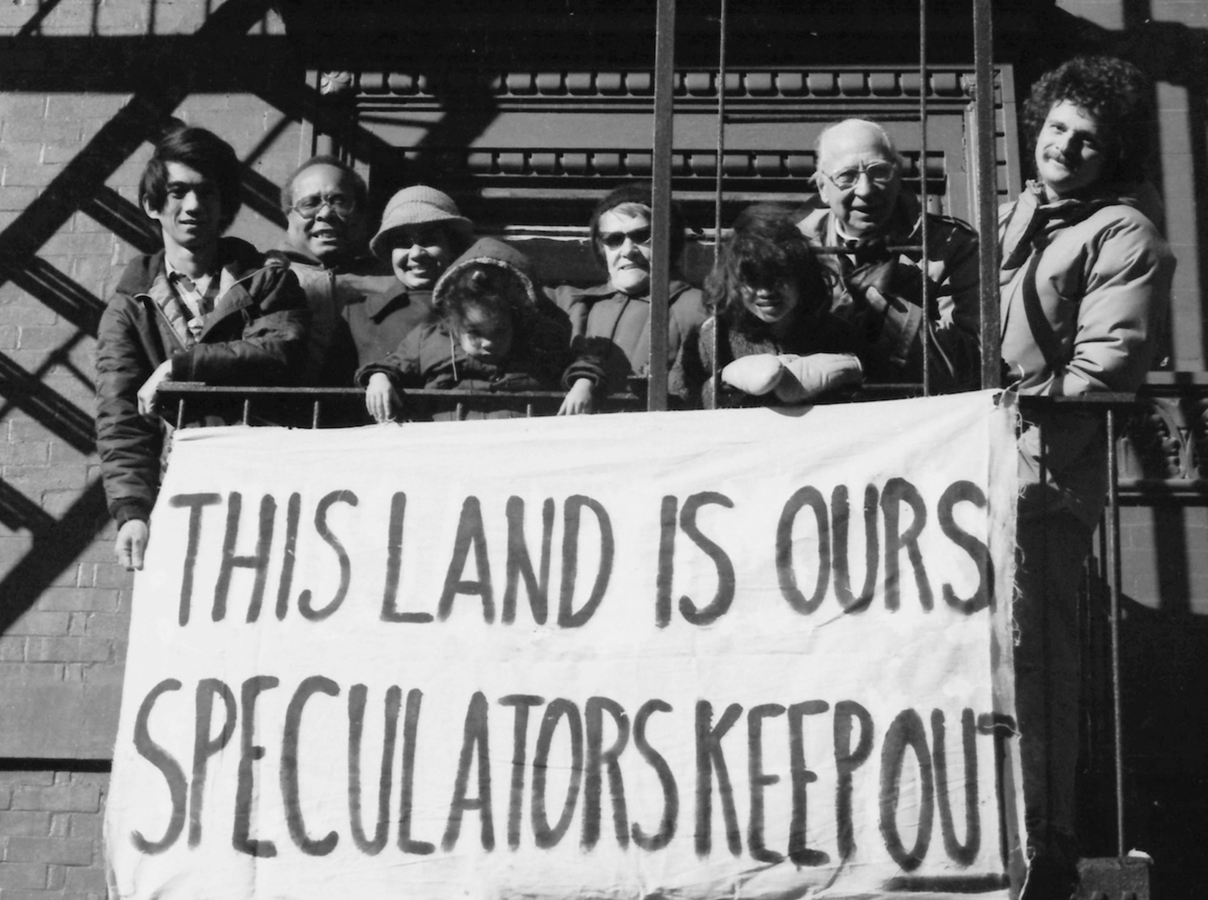 NÉPLÁZÍTÓK: FRANCES GOLDIN ÉS A HARC COOPER SQUARE-ÉRT