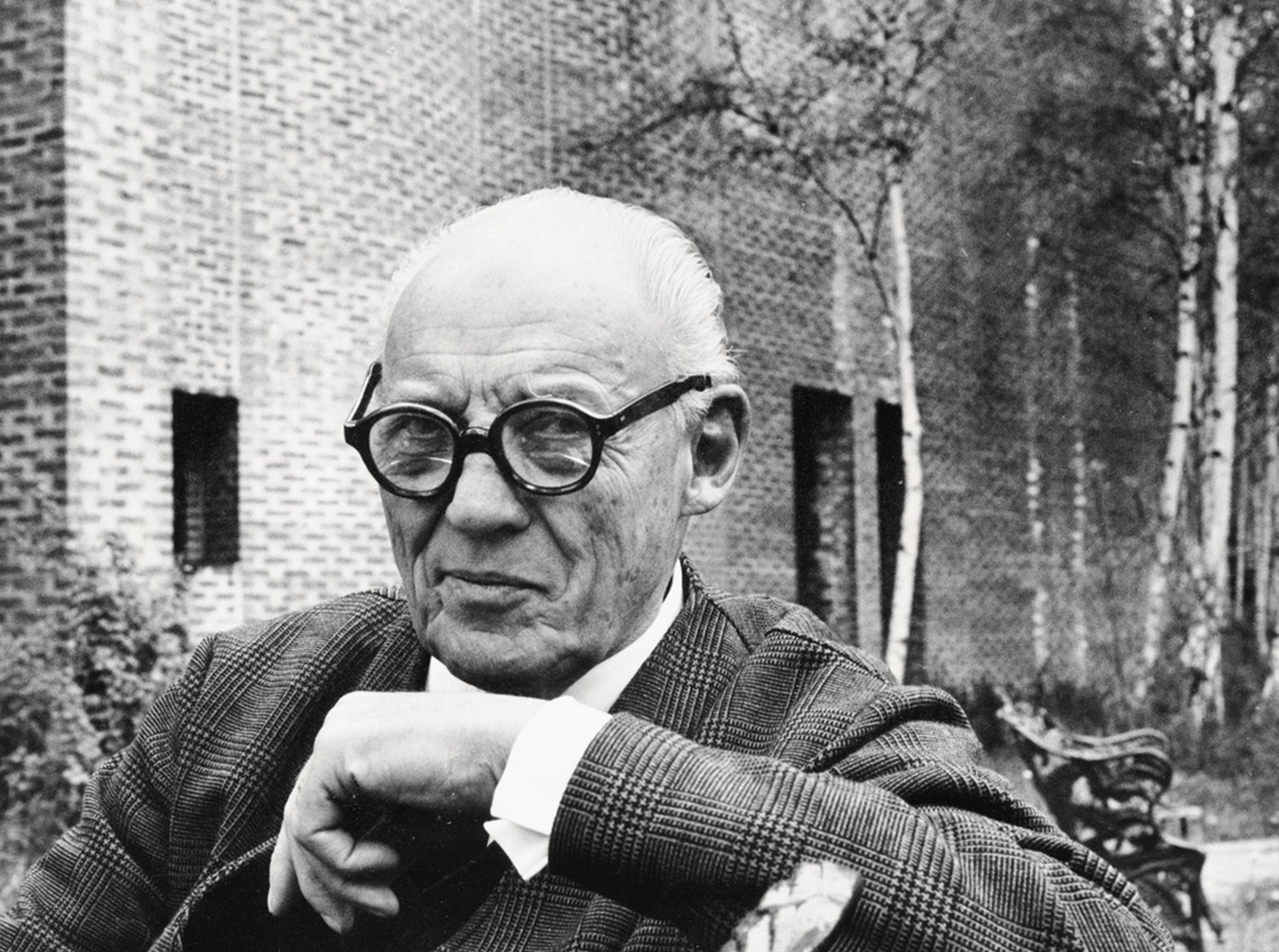 LEWERENTZ – ÁLDOTT SÖTÉTSÉG